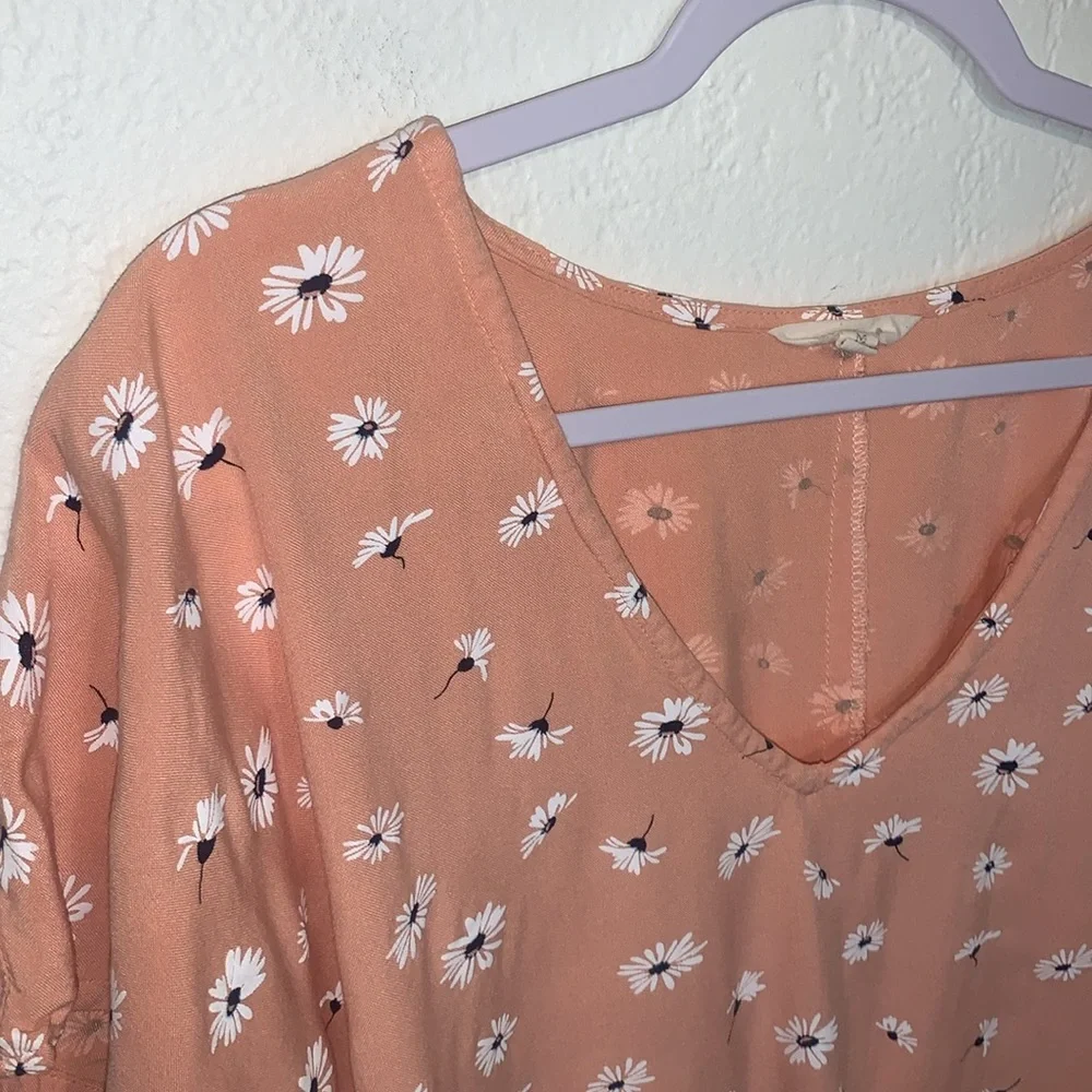 Sim & Sam Front Tie Peach Floral Short Sleeve Crop Top Size Medium